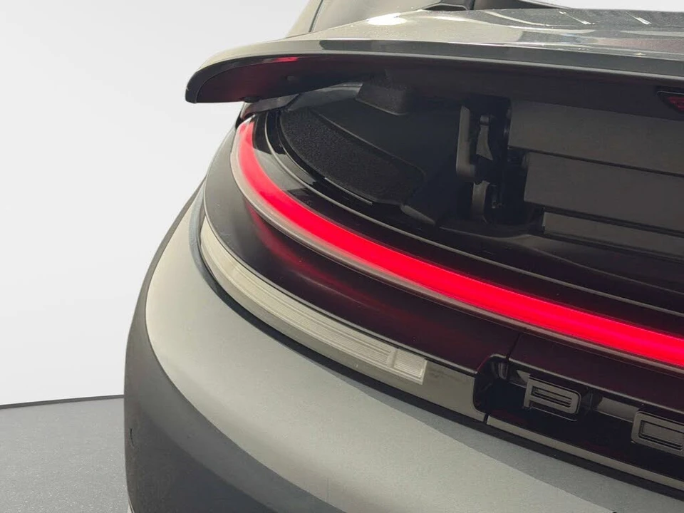 2026 Porsche 911 - Image 14 of 31