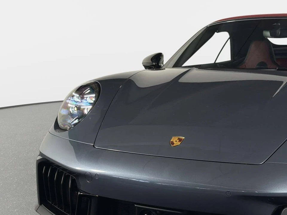 2026 Porsche 911 - Image 11 of 31