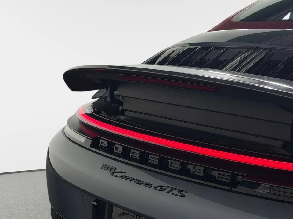 2026 Porsche 911 - Image 16 of 31