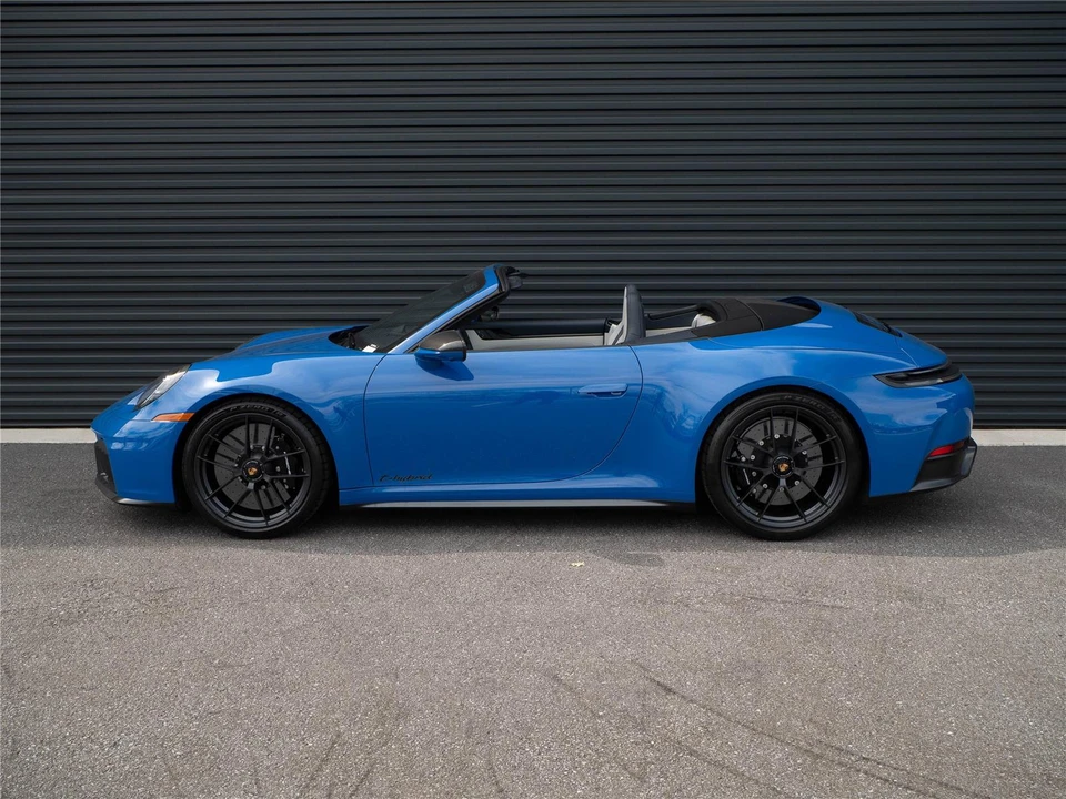 2026 Porsche 911 - Image 2 of 31
