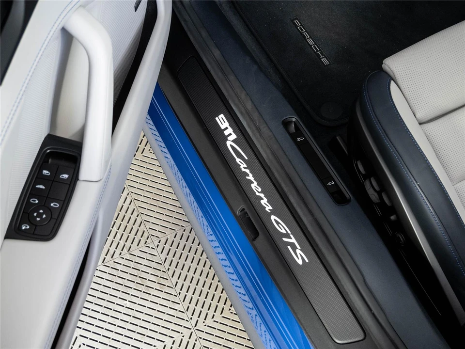 2026 Porsche 911 - Image 8 of 31