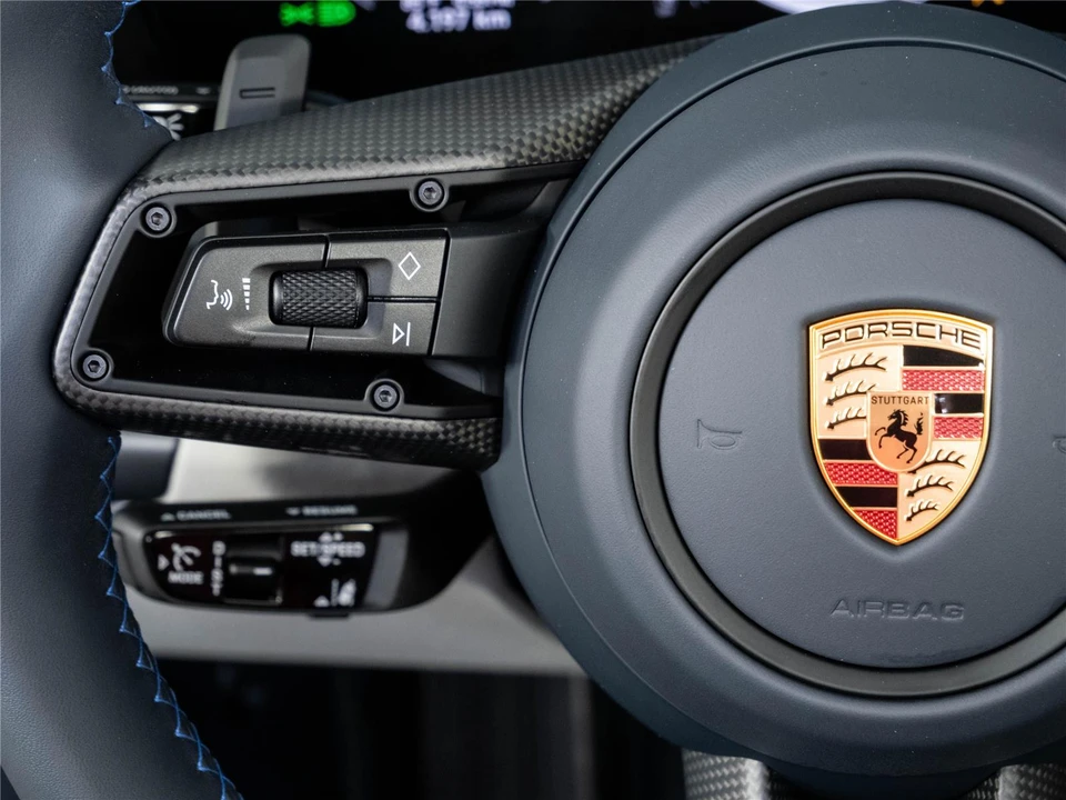 2026 Porsche 911 - Image 10 of 31
