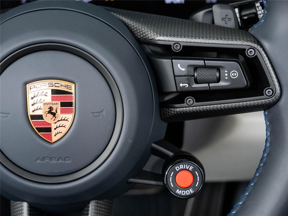 2026 Porsche 911 - Image 11 of 31