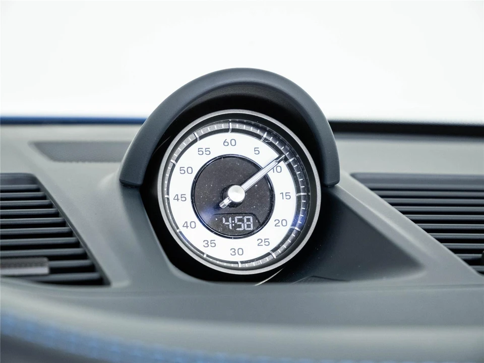 2026 Porsche 911 - Image 17 of 31