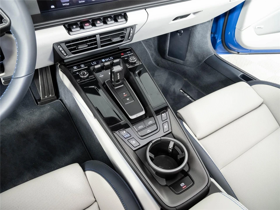 2026 Porsche 911 - Image 18 of 31