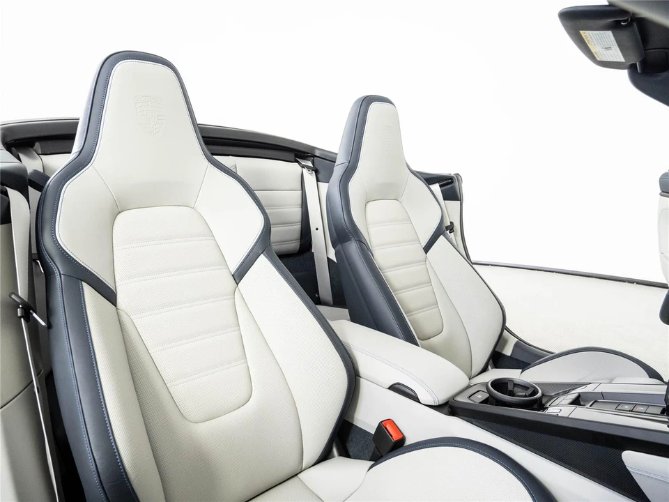 2026 Porsche 911 - Image 21 of 31