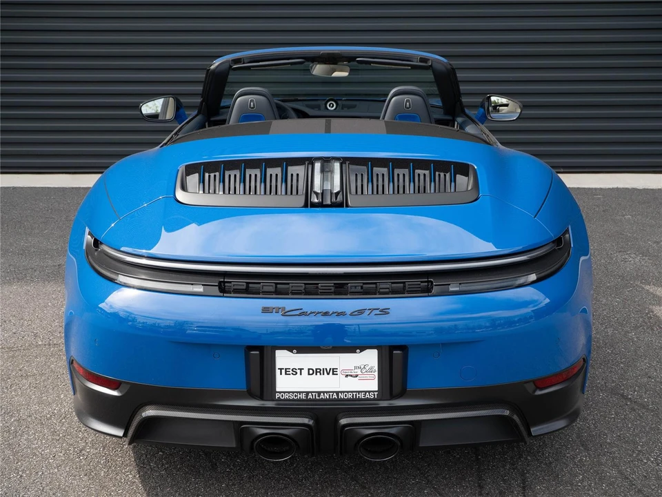 2026 Porsche 911 - Image 27 of 31