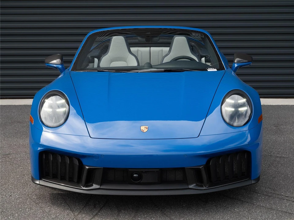 2026 Porsche 911 - Image 30 of 31