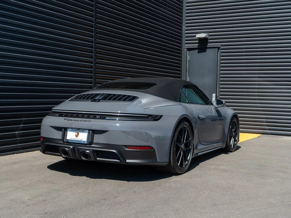 2026 Porsche 911 - Image 9 of 31