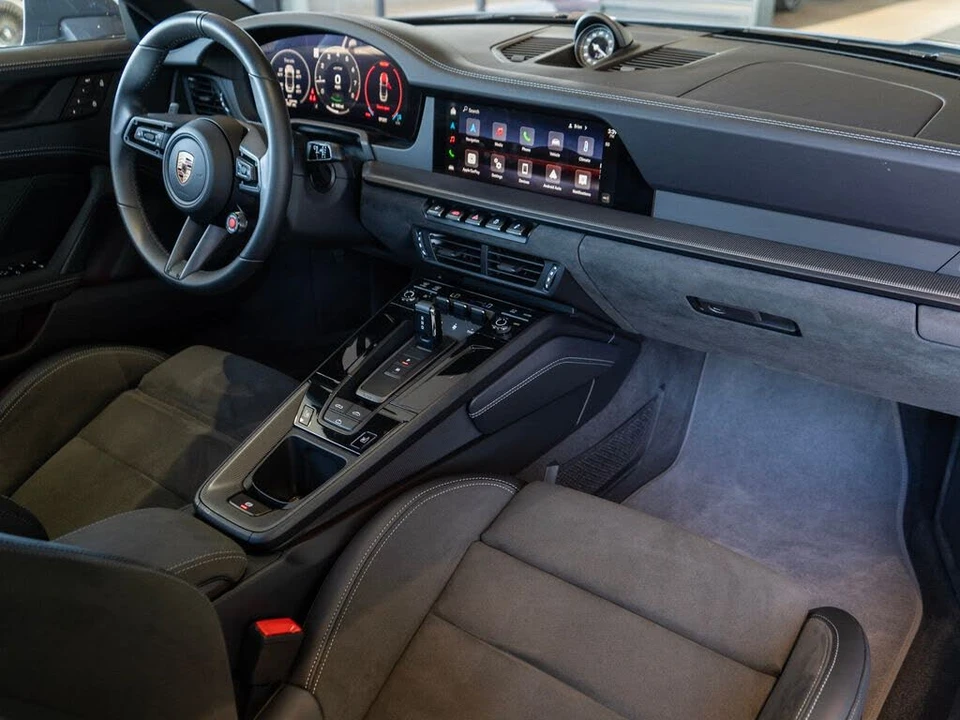 2026 Porsche 911 - Image 11 of 31