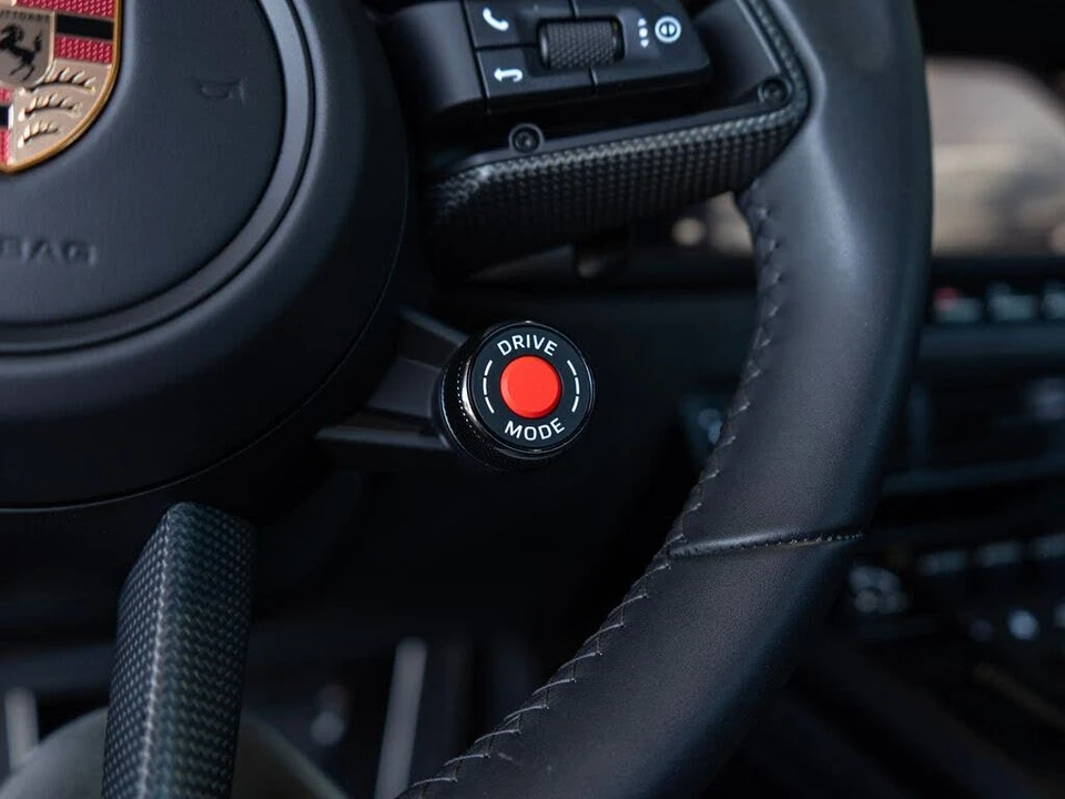 2026 Porsche 911 - Image 22 of 31