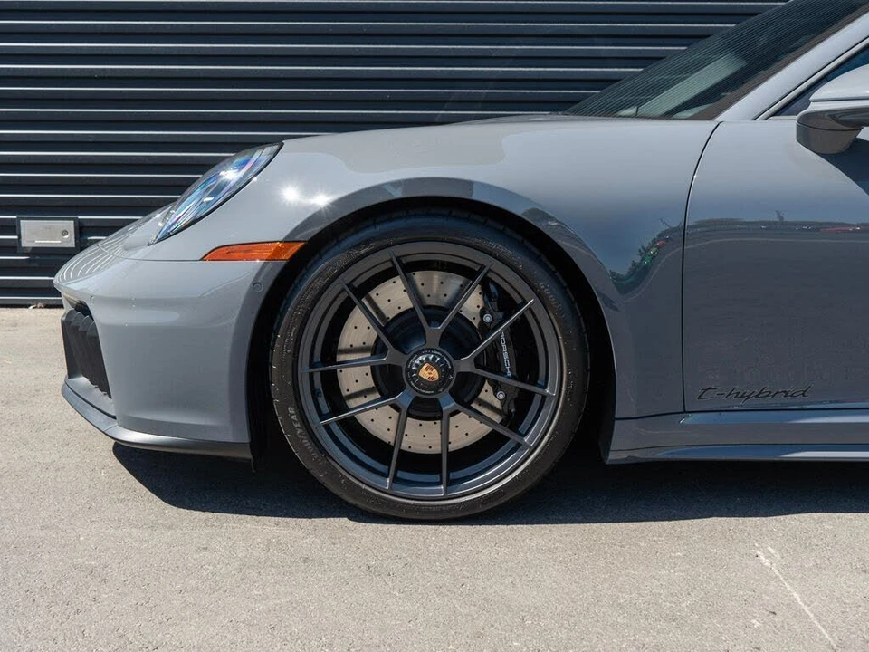 2026 Porsche 911 - Image 12 of 31