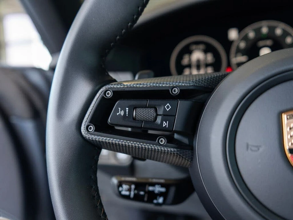 2026 Porsche 911 - Image 18 of 31