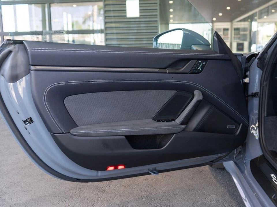 2026 Porsche 911 - Image 28 of 31