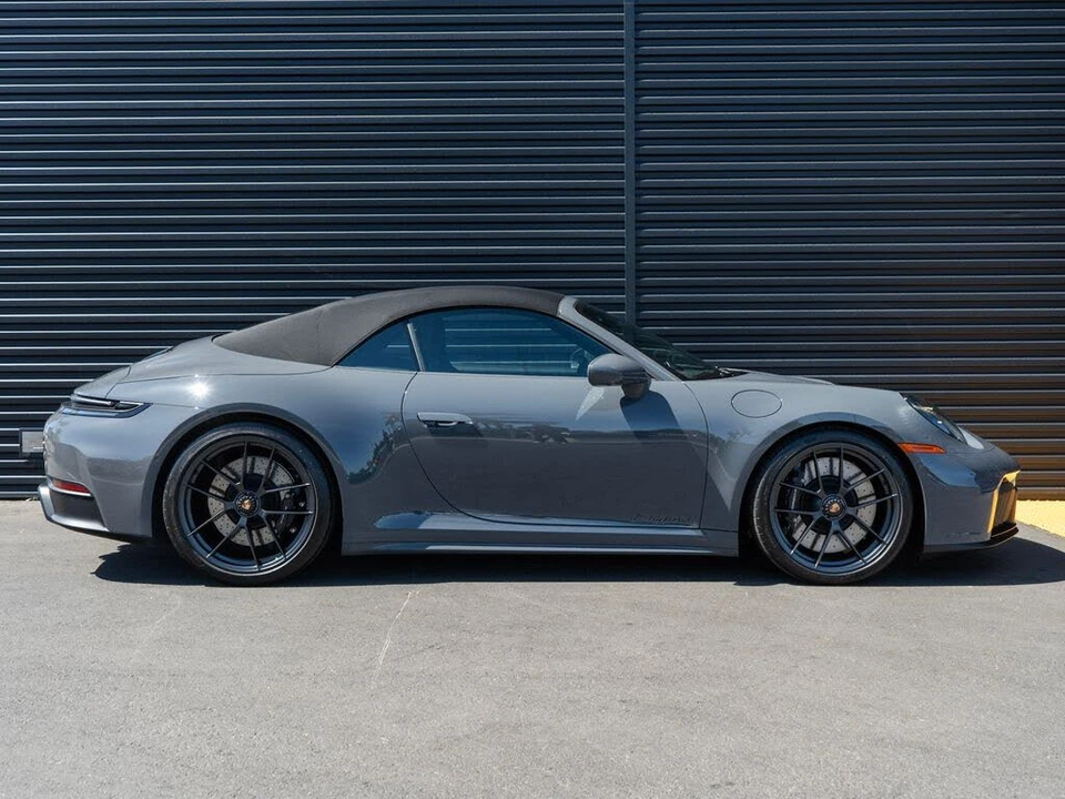 2026 Porsche 911 - Image 8 of 31