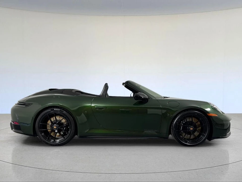 2026 Porsche 911 - Image 9 of 31