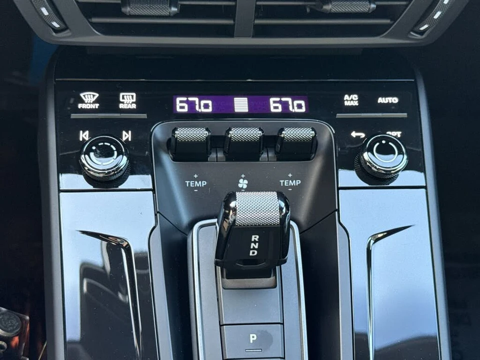 2026 Porsche 911 - Image 22 of 31