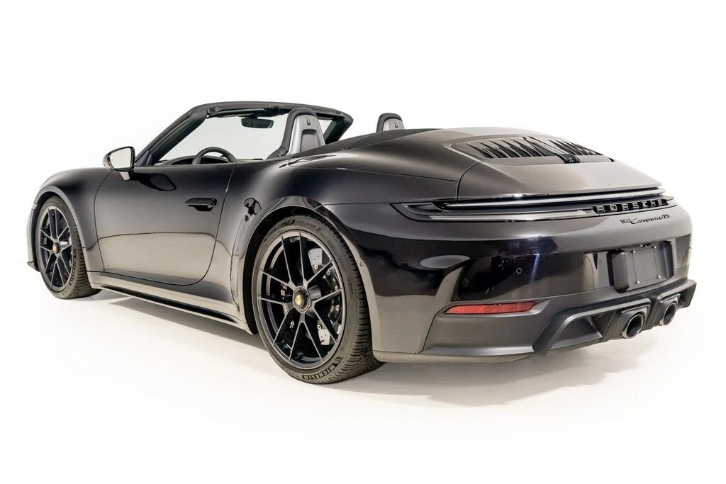 2026 Porsche 911 - Image 16 of 31