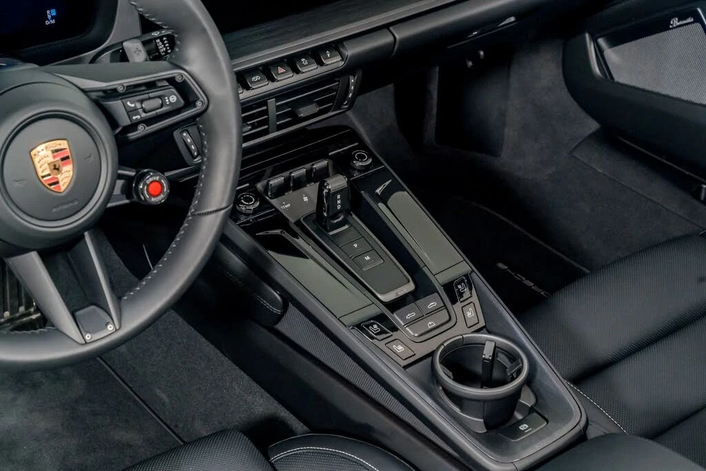 2026 Porsche 911 - Image 28 of 31