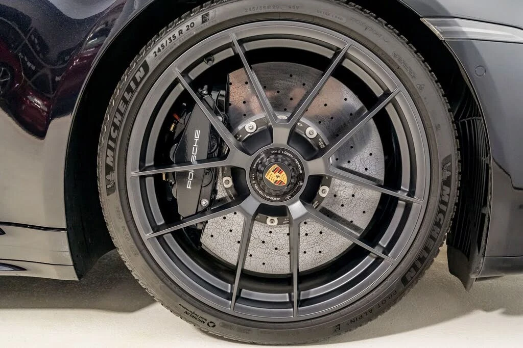 2026 Porsche 911 - Image 24 of 31
