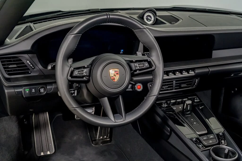 2026 Porsche 911 - Image 29 of 31