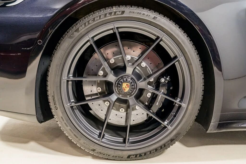 2026 Porsche 911 - Image 25 of 31