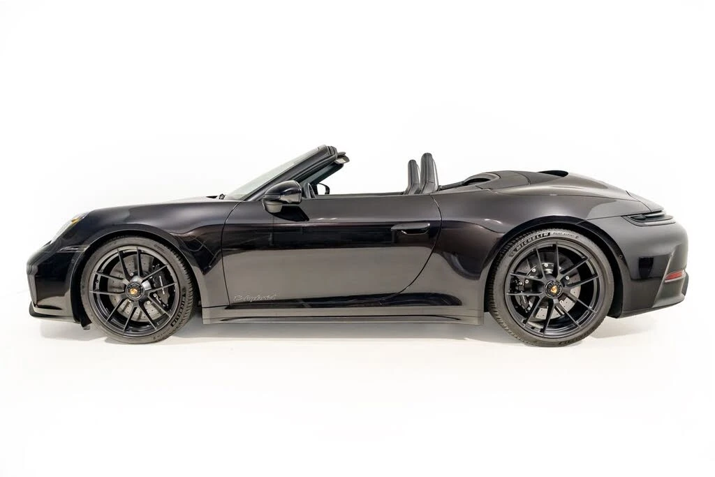 2026 Porsche 911 - Image 15 of 31