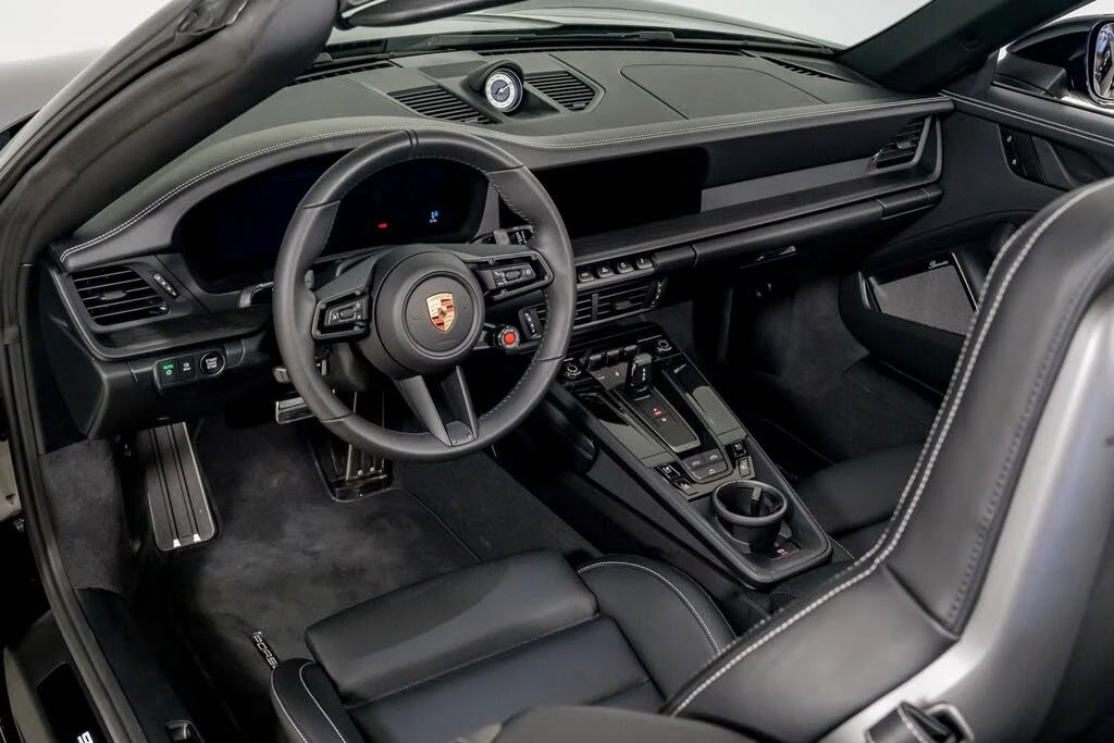 2026 Porsche 911 - Image 27 of 31