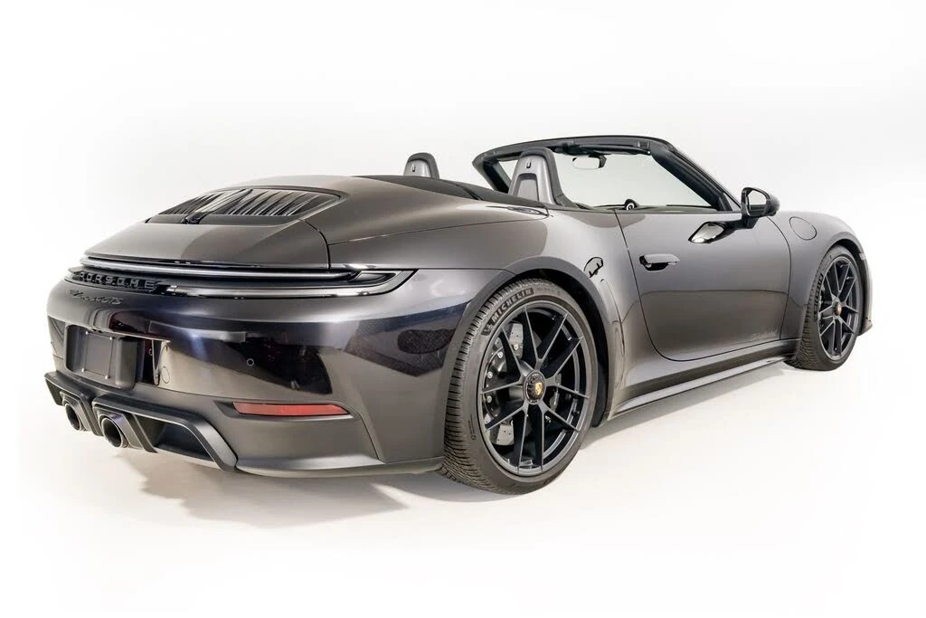 2026 Porsche 911 - Image 19 of 31