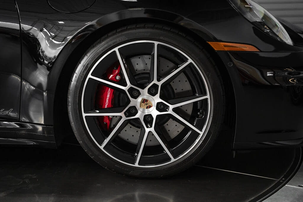 2026 Porsche 992 Carrera GTS - Image 14 of 31