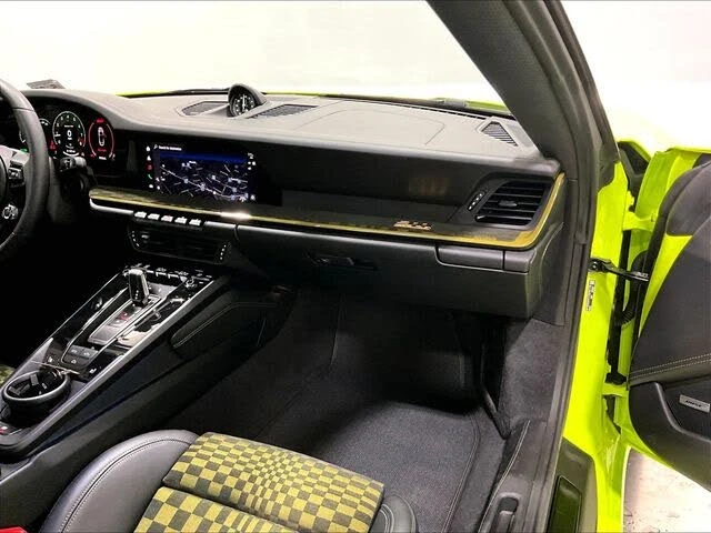 2026 Porsche 911 - Image 18 of 31
