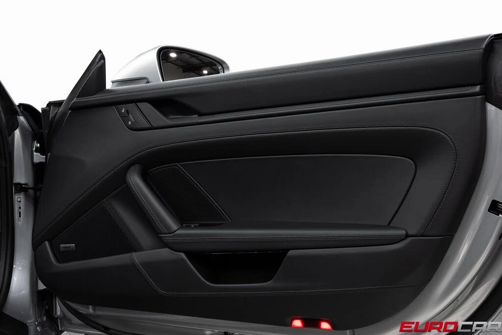 2026 Porsche 911 - Image 29 of 31