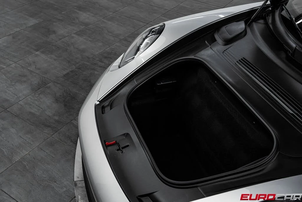 2026 Porsche 911 - Image 13 of 31