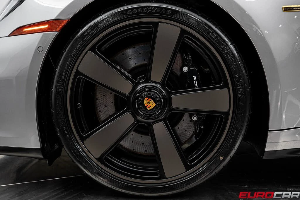 2026 Porsche 911 - Image 27 of 31