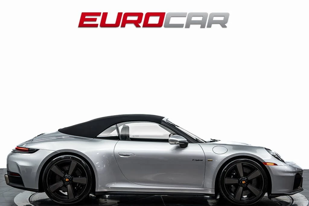 2026 Porsche 911 - Image 9 of 31