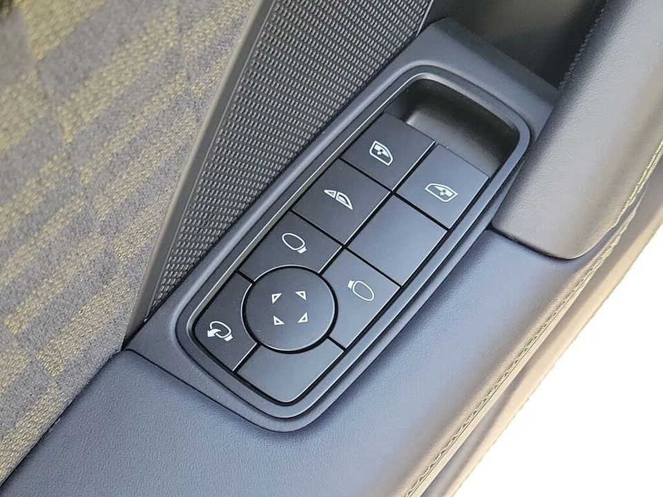 2026 Porsche 911 - Image 26 of 31