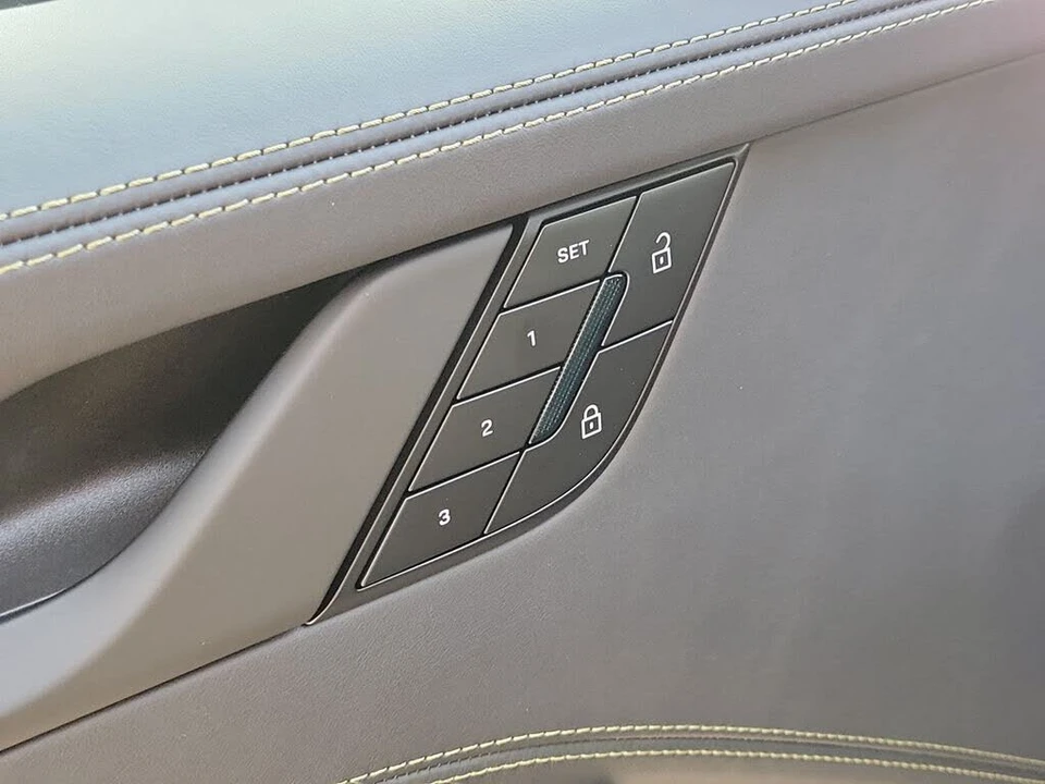 2026 Porsche 911 - Image 25 of 31