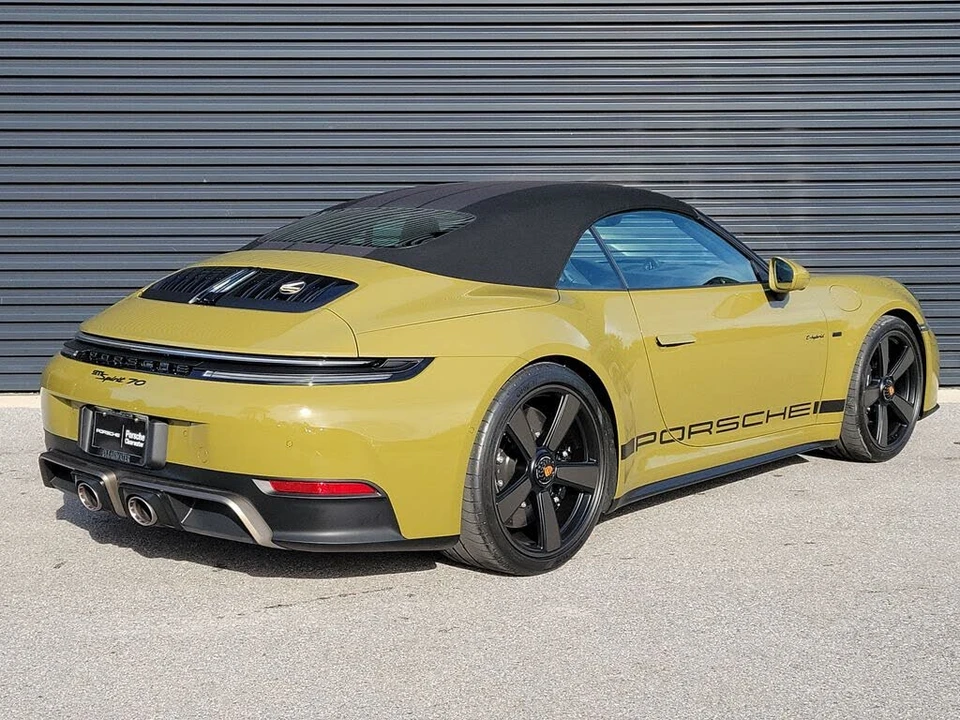 2026 Porsche 911 - Image 7 of 31