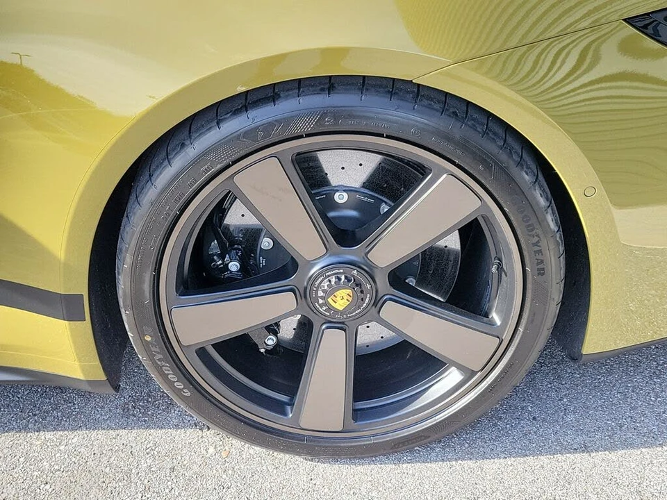 2026 Porsche 911 - Image 11 of 31