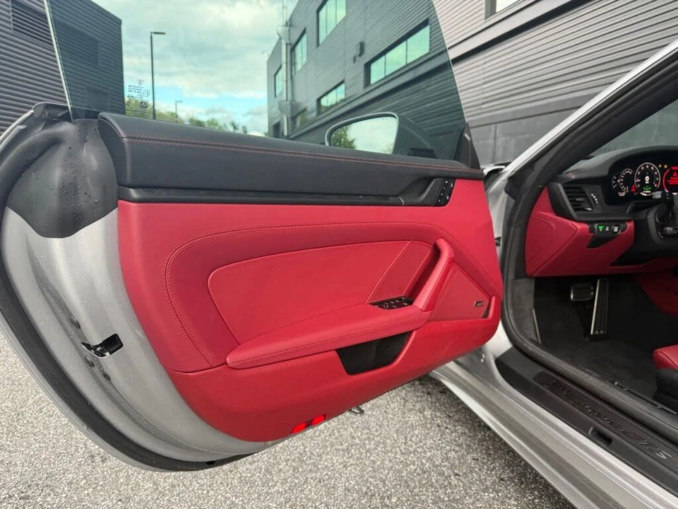 2026 Porsche 911 - Image 18 of 26