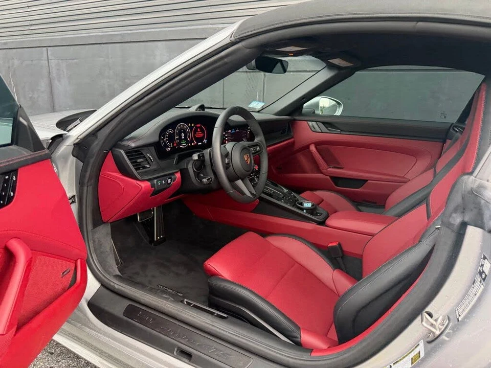 2026 Porsche 911 - Image 4 of 26