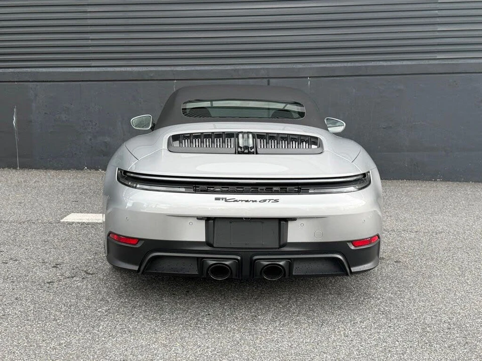 2026 Porsche 911 - Image 9 of 26