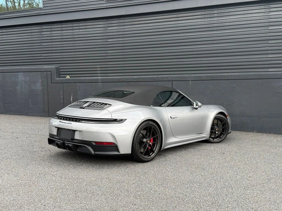 2026 Porsche 911 - Image 10 of 26