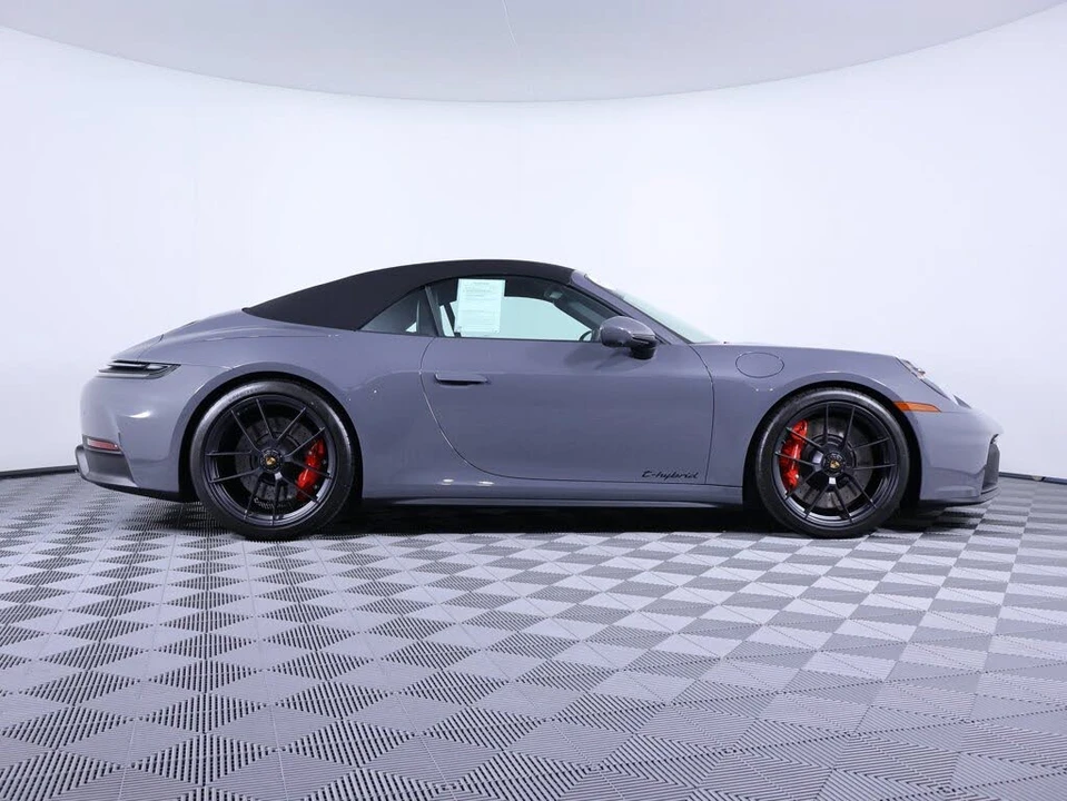 2026 Porsche 911 - Image 8 of 26