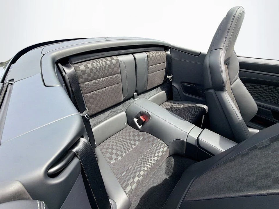 2026 Porsche 911 - Image 26 of 31