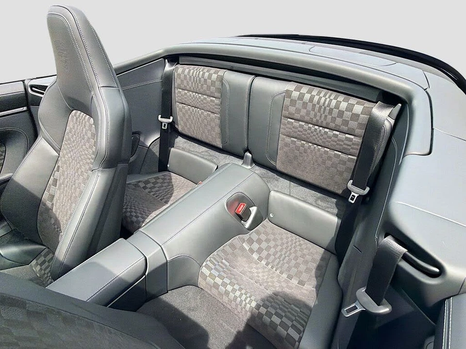 2026 Porsche 911 - Image 24 of 31