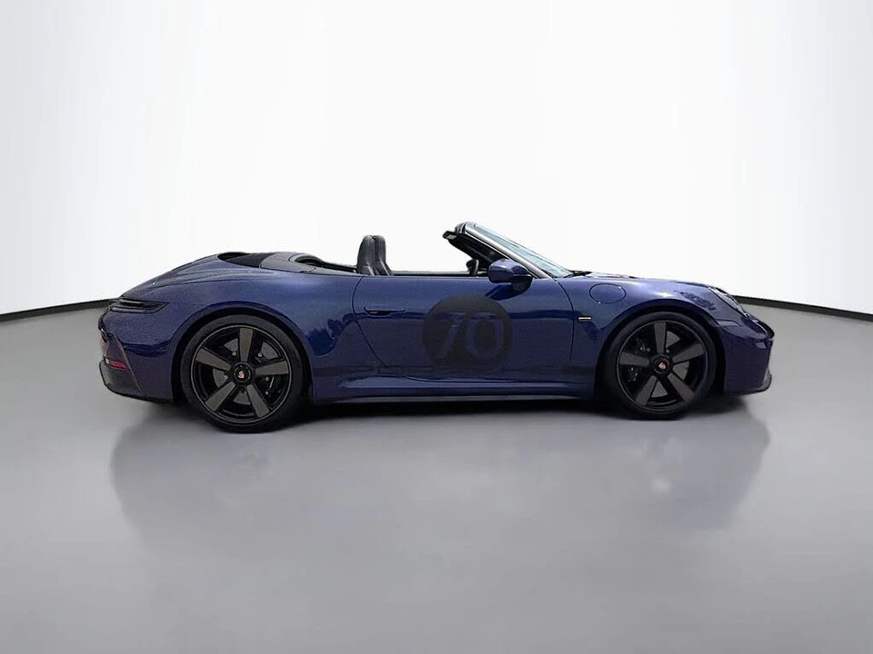 2026 Porsche 911 - Image 8 of 31