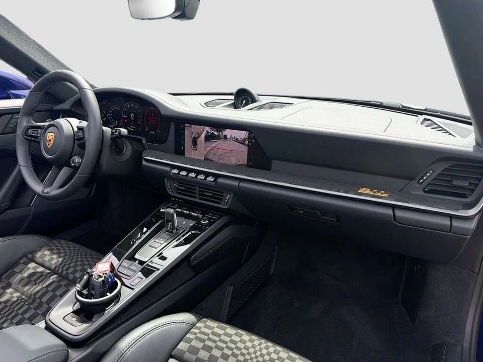 2026 Porsche 911 - Image 28 of 31