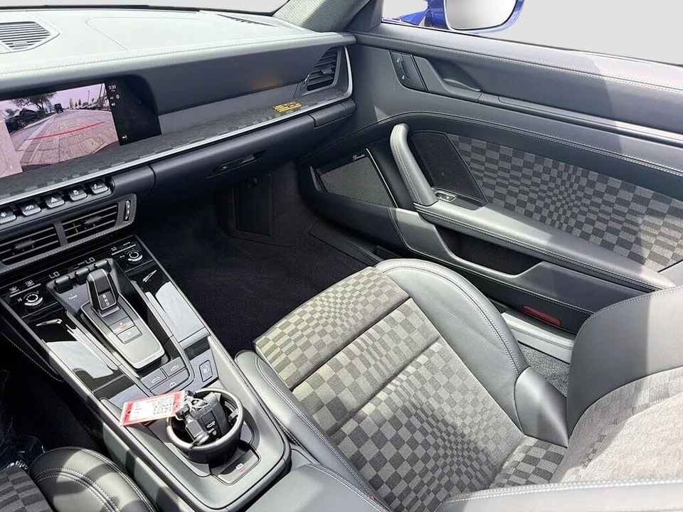 2026 Porsche 911 - Image 23 of 31