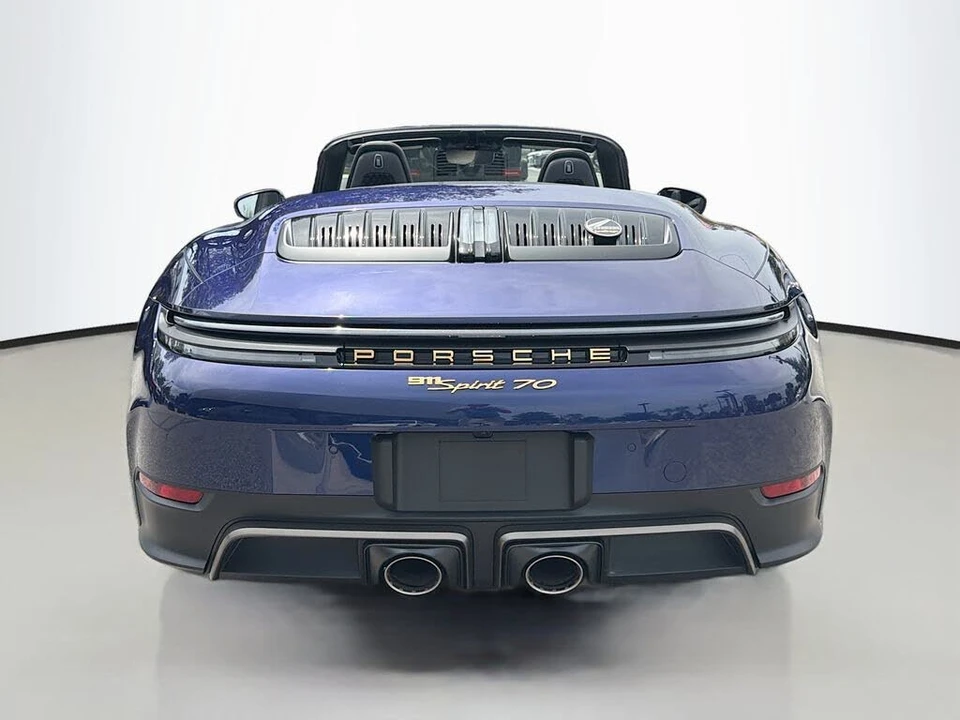 2026 Porsche 911 - Image 10 of 31